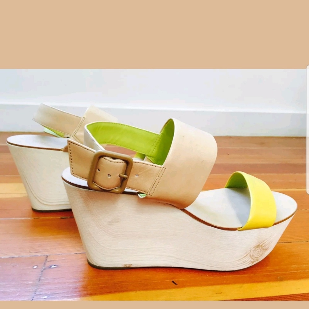 Bcbg platform shoe